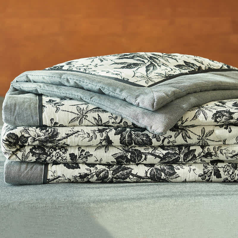 Black Camellia Natural Cotton Gauze Quilt - image 5