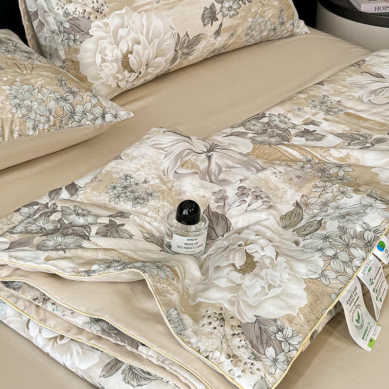 Peony Flourish Print Silky Natural Quilt - image 3