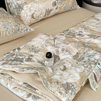 Peony Flourish Print Silky Natural Quilt - image 3