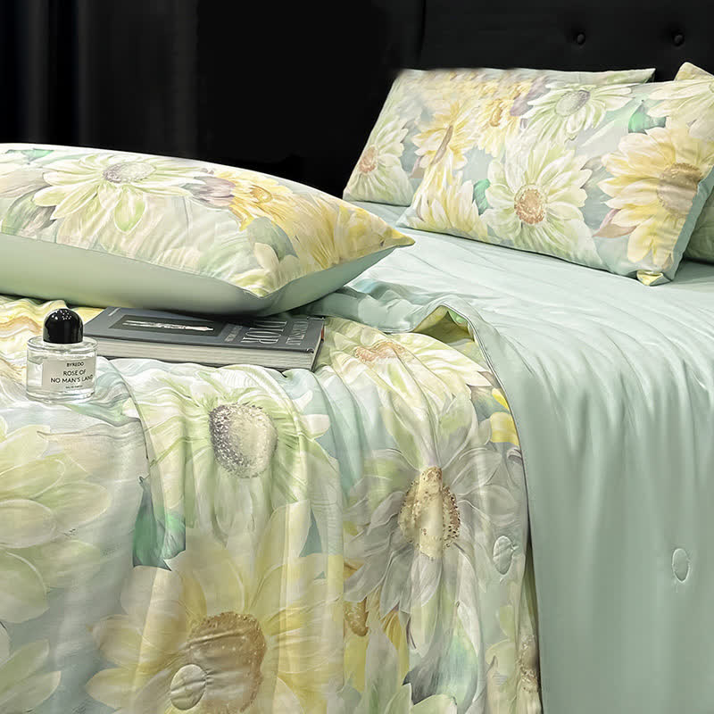 Daisy Print Silky Natural Quilt - image 3