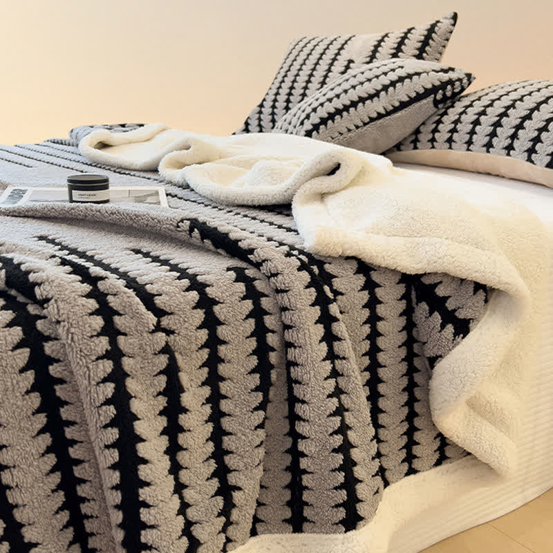 Geometric Print Jacquard Throw Blanket - image 5