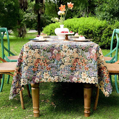 Luxurious Floral Scalloped Edge Tablecloth - image 1