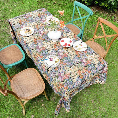 Luxurious Floral Scalloped Edge Tablecloth - image 3