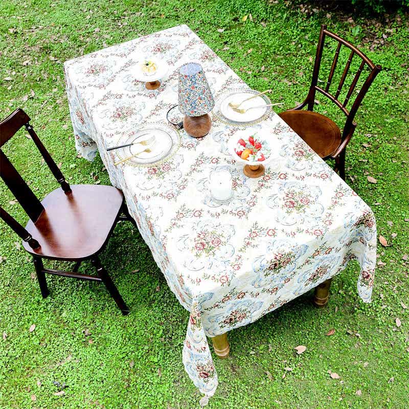 Elegant Floral Scalloped Edge Tablecloth - image 2