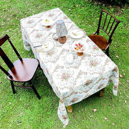 Elegant Floral Scalloped Edge Tablecloth - image 2
