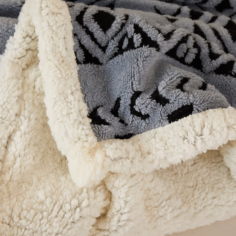 Striped Diamond Jacquard Warm Blanket - image 12