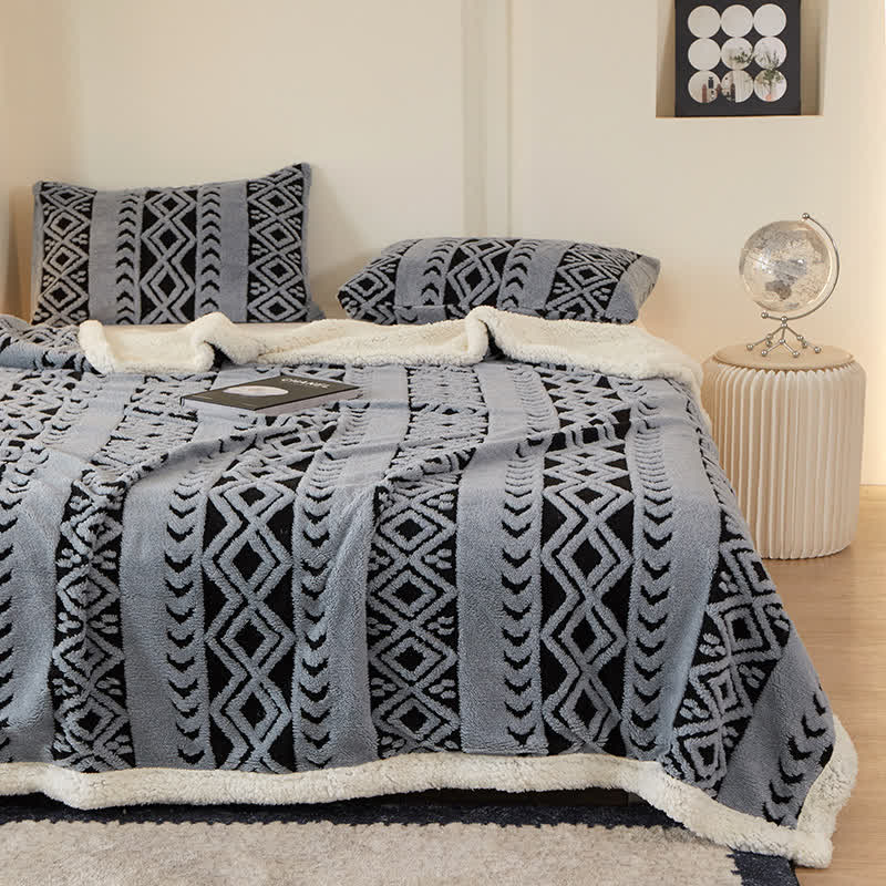Striped Diamond Jacquard Warm Blanket - image 10
