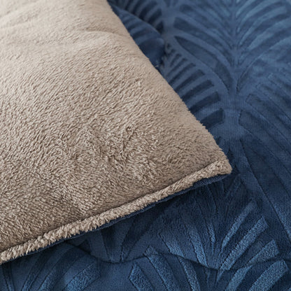 Luxury Embossed Fleece Throw Blanket - image 9
