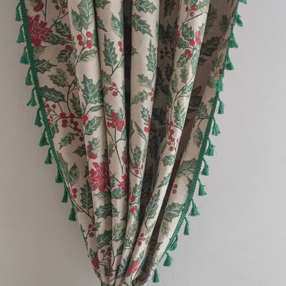 Christmas-inspired Holly Leaf Tassel Curtain - image 6