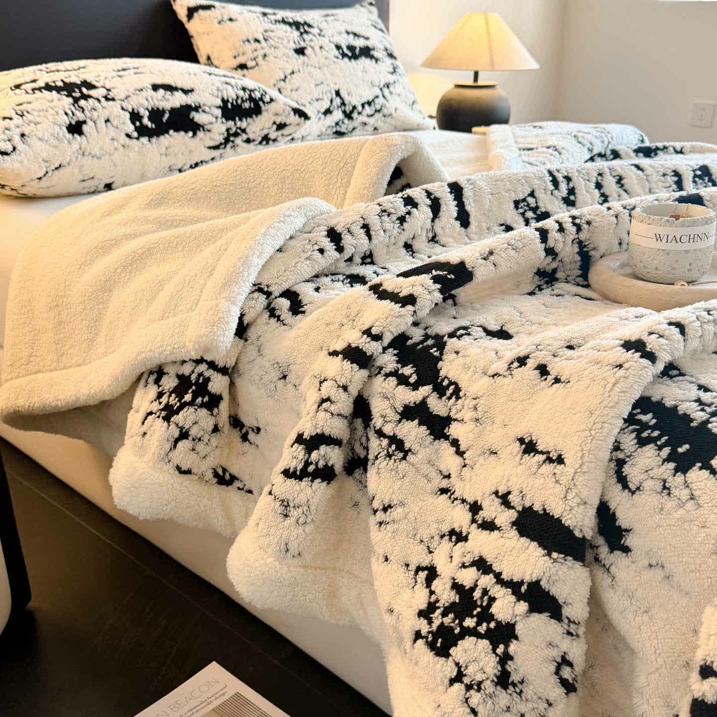 Artistic Gradient Sherpa Throw Blanket - Beige - 2PCS Pillowcases - 19" x 29" - image 12