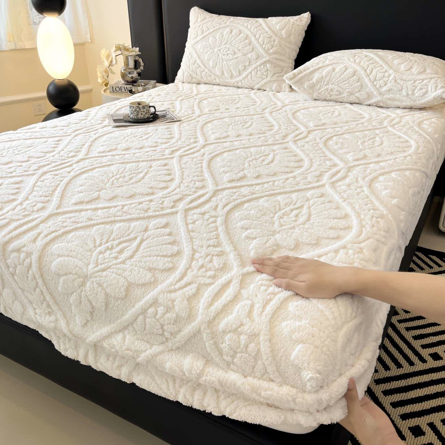 Wave Floral Fleece Warm Fitted Sheet - White - Sheet with 2PCS Pillowcases - King - image 2