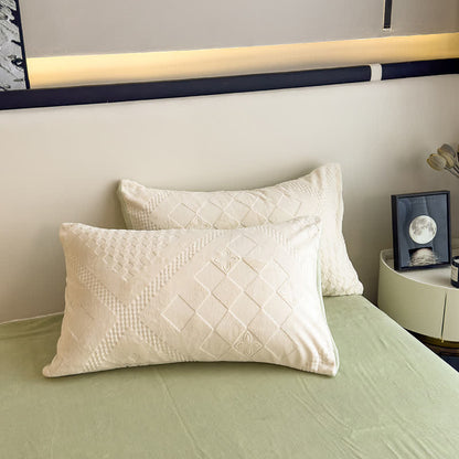 Diamond Checkered Textured Warm Bedding Set - image 5