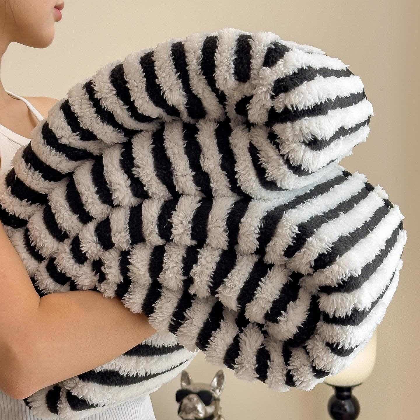 Timeless Style Striped Jacquard Blanket - image 5