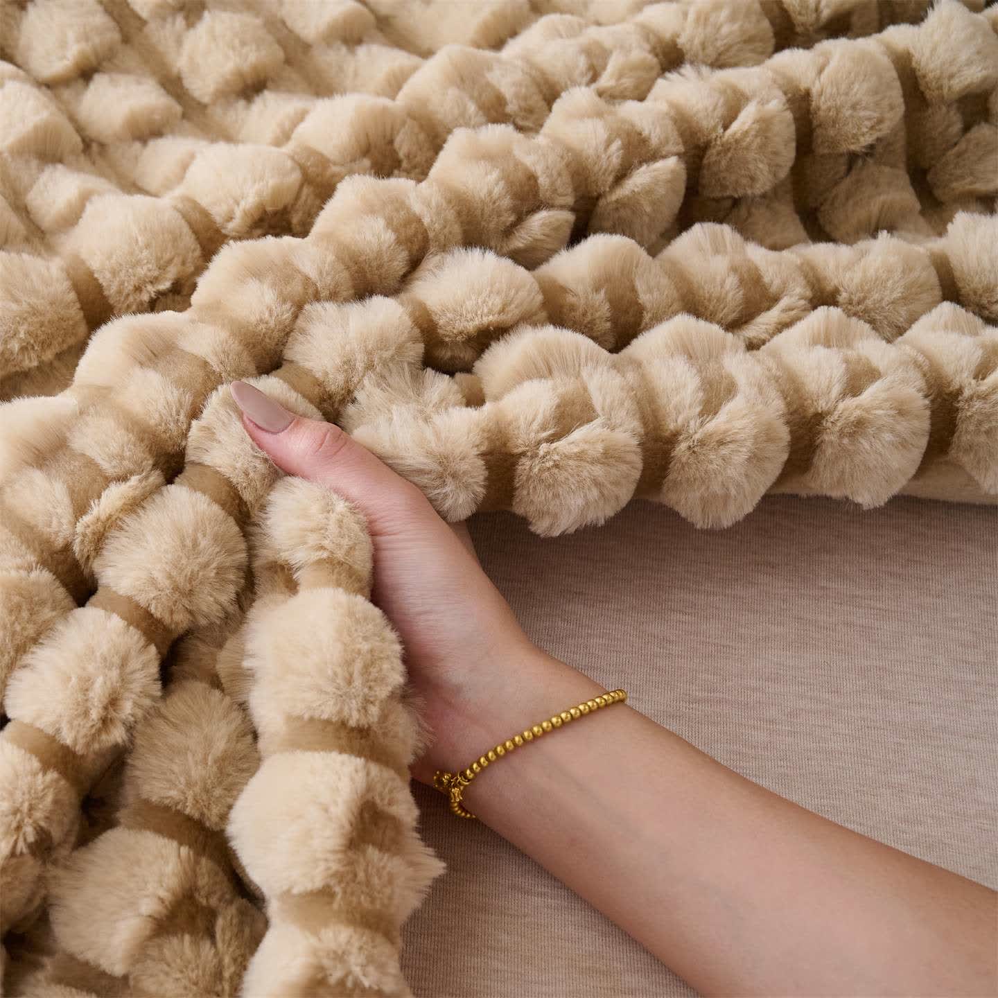 Modern Luxurious Fleece Throw Blanket - image 10