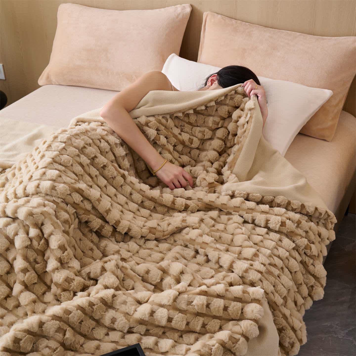 Modern Luxurious Fleece Throw Blanket - image 2