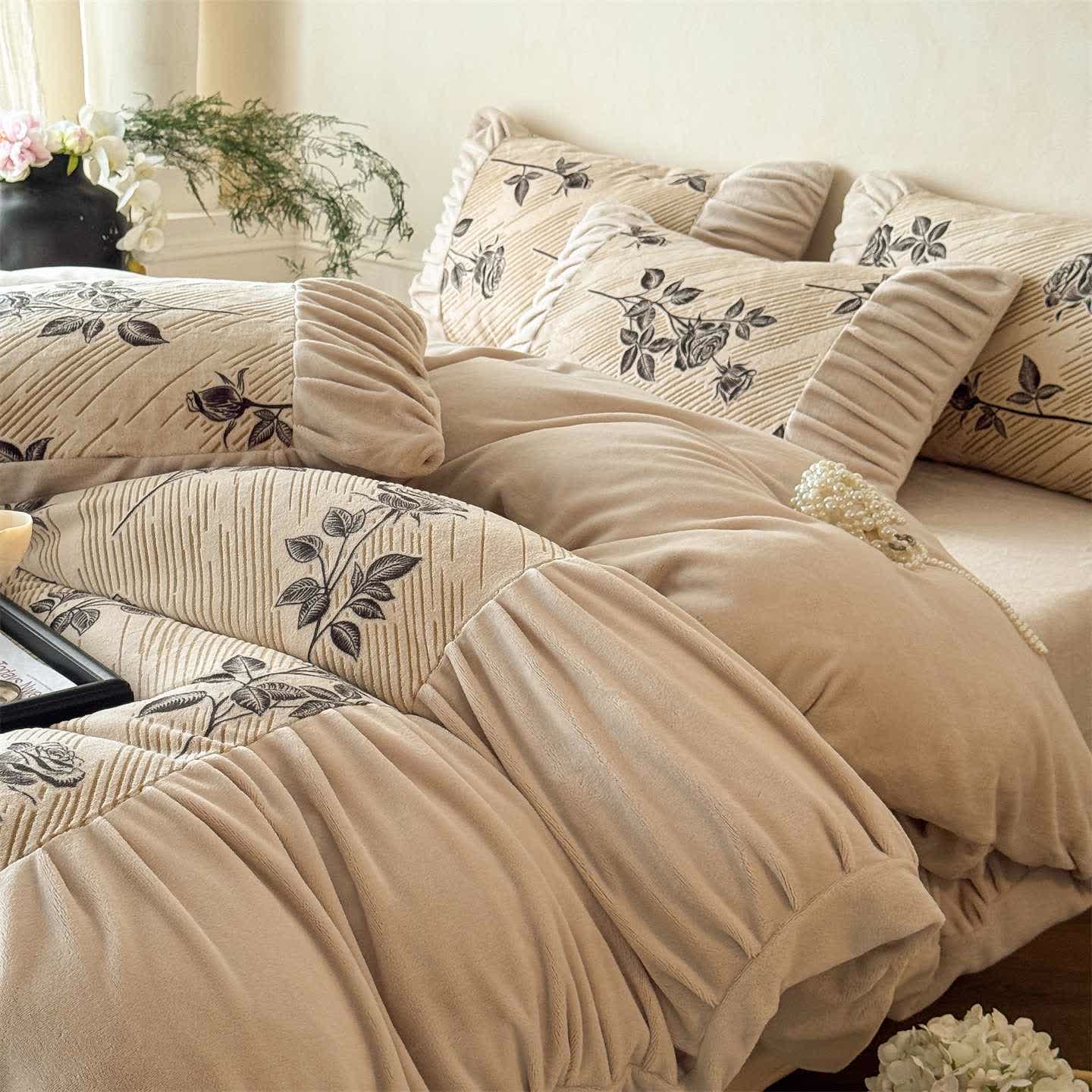 Romantic Rose Plush Warm Bedding Set - image 1