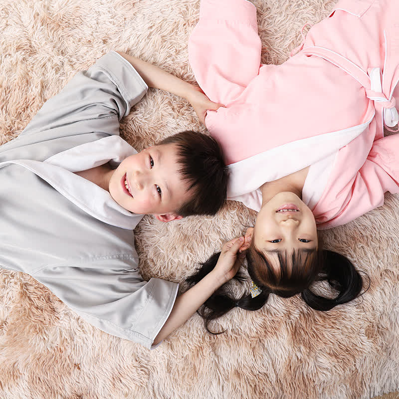 Minimalist Solid Color Pocket Child Bathrobe - image 2