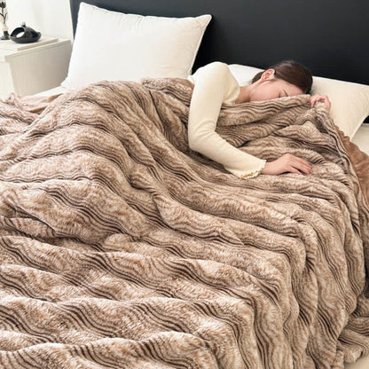 Faux Fur Wavy Jacquard Plush Blanket - image 4