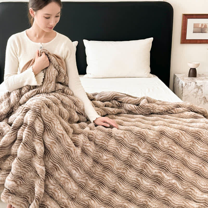 Faux Fur Wavy Jacquard Plush Blanket - image 7