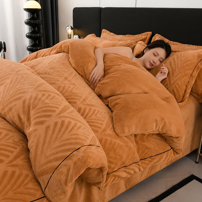 Leaf-inspired Textured Plush Bedding Set(4PCS) - Orange - King - image 0