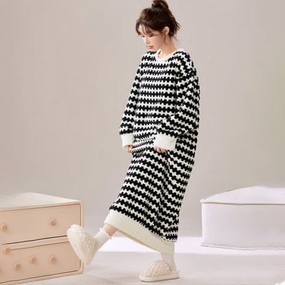 Round Neck Houndstooth Pattern Plush Nightgown - image 3
