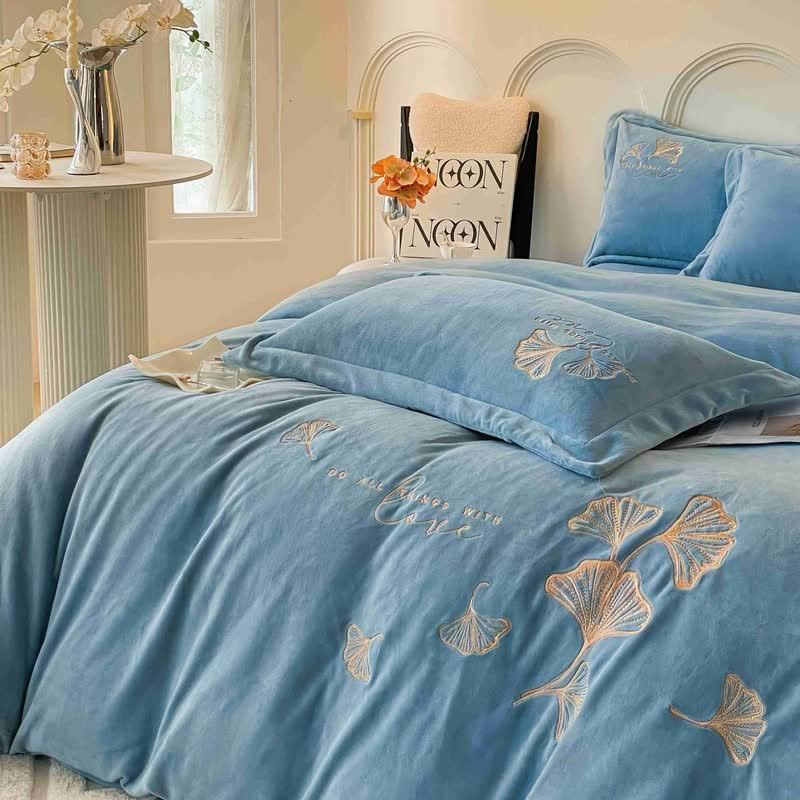 Ginkgo Leaf Embroidered Plush Bedding Set(4PCS) - image 2