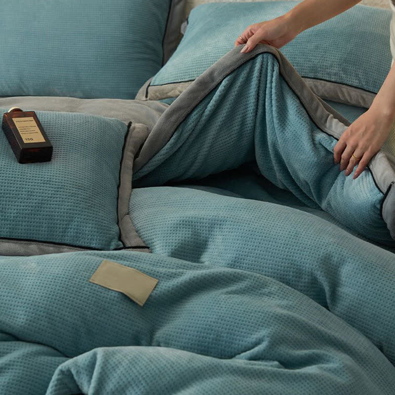 Waffle Textured  Reversible Plush Bedding Set(4PCS) - image 6