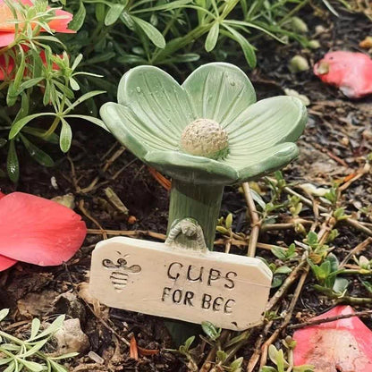 Flower-Shaped Resin Bee Watering Station - Green - 4PCS - 2.56"L x 3.94"H - image 7