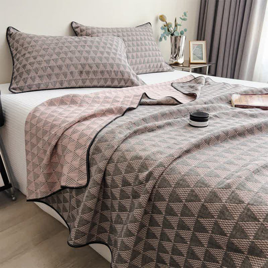 Geometric Triangle Cotton Gauze Quilt Blanket - 2PCS Pillowcases - 19" x 29" - image 0