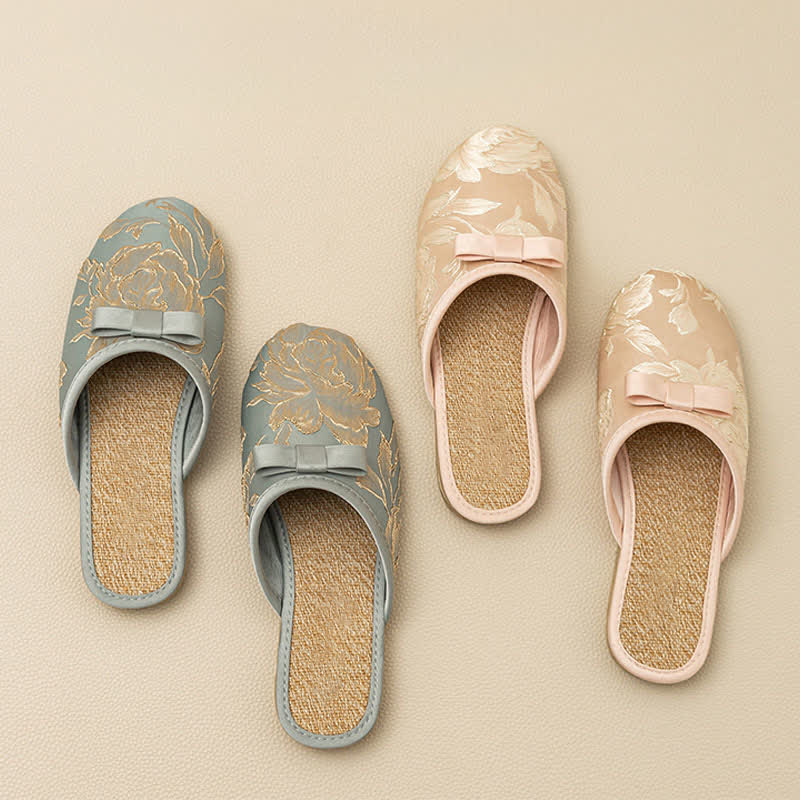 Embroidery Linen Slippers with Closed Toe - image 0