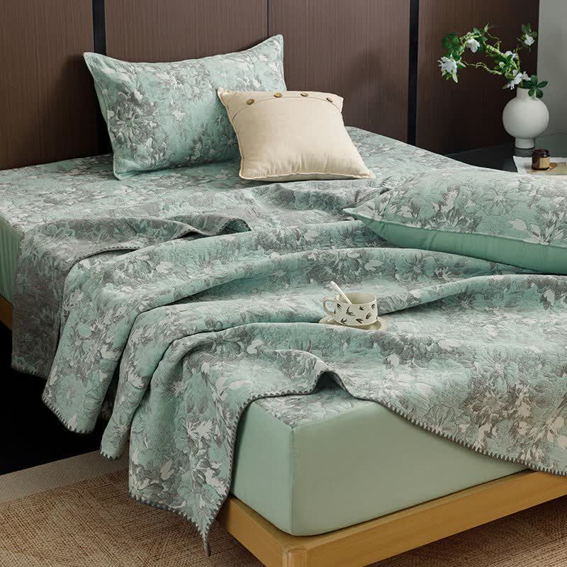Vintage Floral Three-Layer Cotton Gauze Quilt - Green - King - image 12