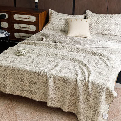Geometric Floral 3-Layer Cotton Gauze Quilt - image 1