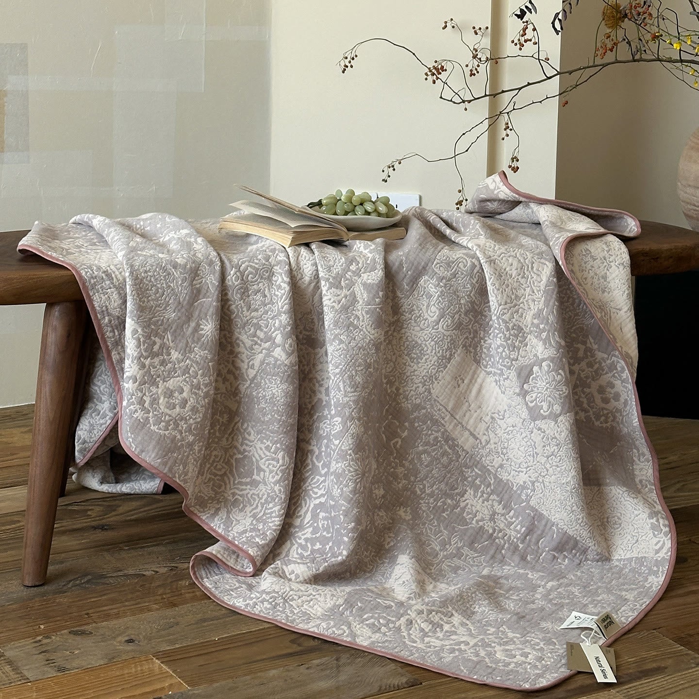 Reversible Jacquard Vintage Floral Quilt - image 2
