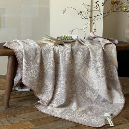 Reversible Jacquard Vintage Floral Quilt - image 2