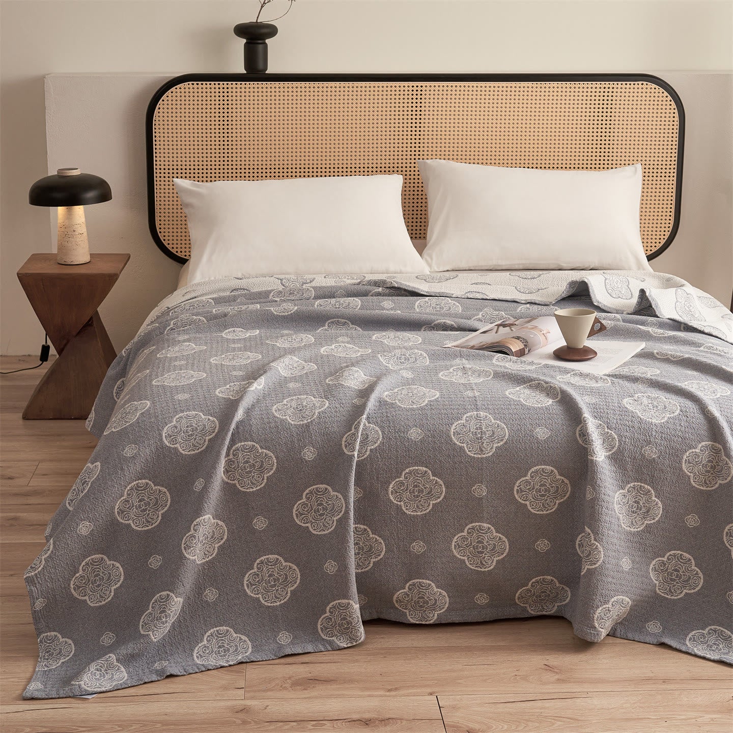 Oriental Ruyi Cloud Jacquard 3-Layer Gauze Quilt - Grey - Queen - image 5