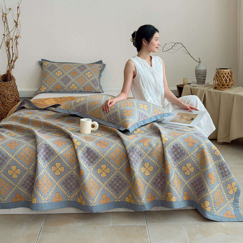 Geometric Clover 3-layer Cotton Gauze Blanket - image 3
