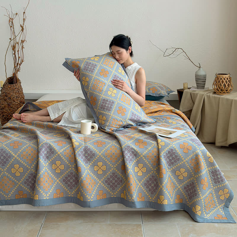 Geometric Clover 3-layer Cotton Gauze Blanket - image 4