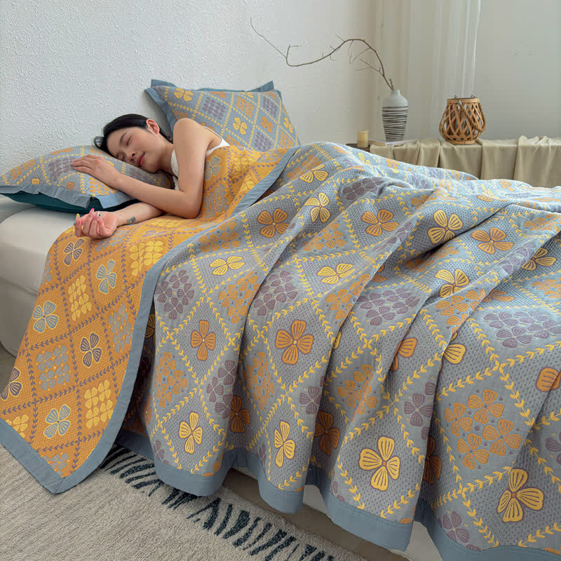 Geometric Clover 3-layer Cotton Gauze Blanket - image 0