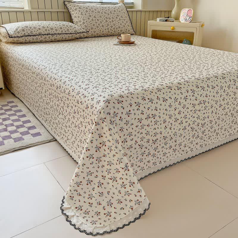 Vintage Floral Cotton Bedspread with Scalloped Trim - image 1