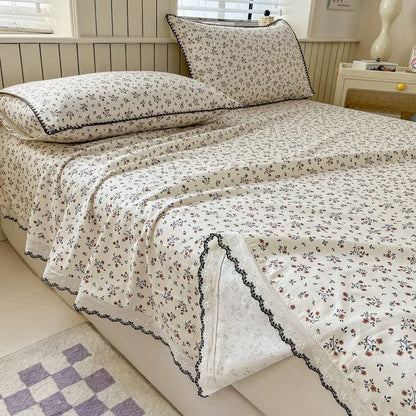 Vintage Floral Cotton Bedspread with Scalloped Trim - image 2