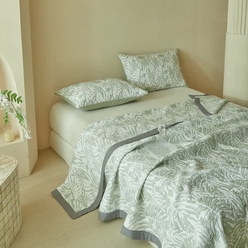 Tropical Palm Leaf Reversible Quilt Set - image 4