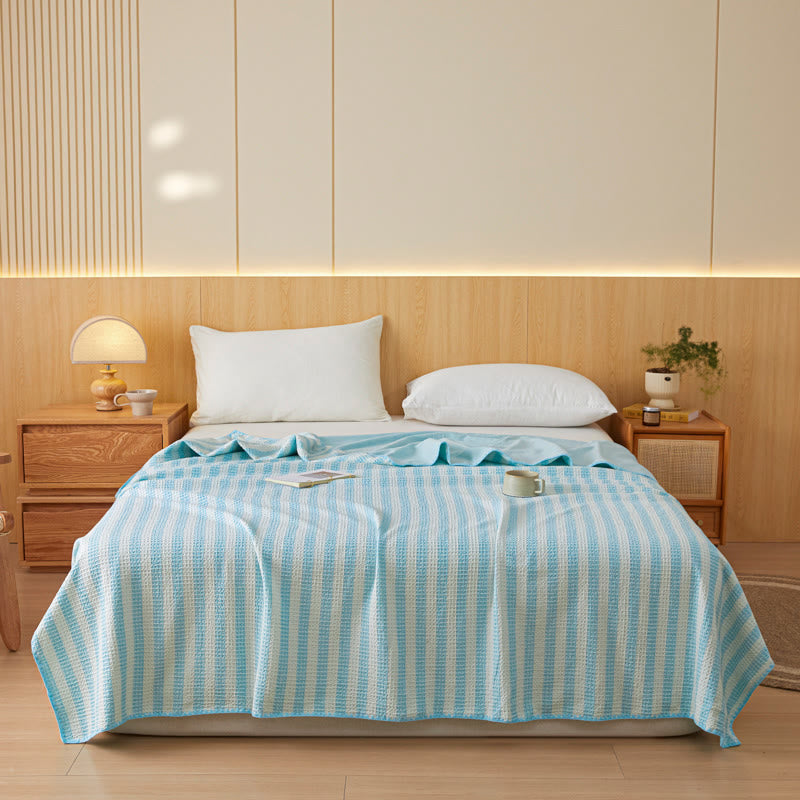 Textured Plaid Woven Bedspread with Scalloped Edge - image 2
