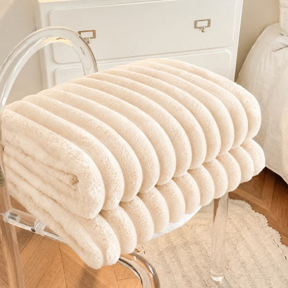Soft & Warm Cozy Fleece Blanket - image 15