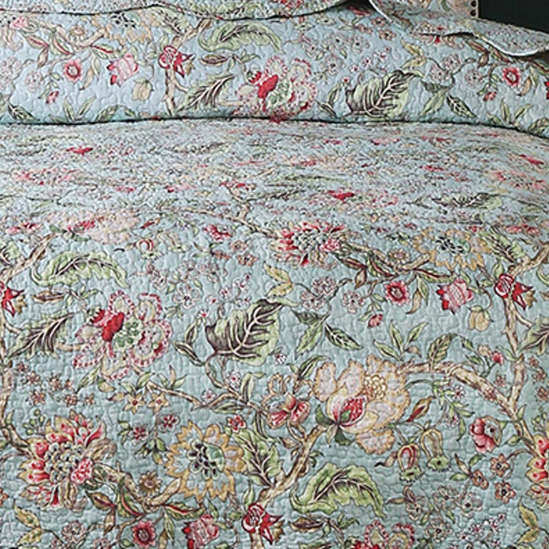Vintage Flower Quilt with Pillow Shams - image 2