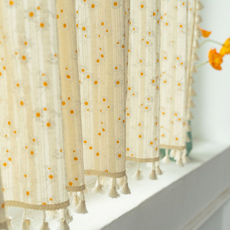 Beige Daisy Pattern Tier Curtain - image 5