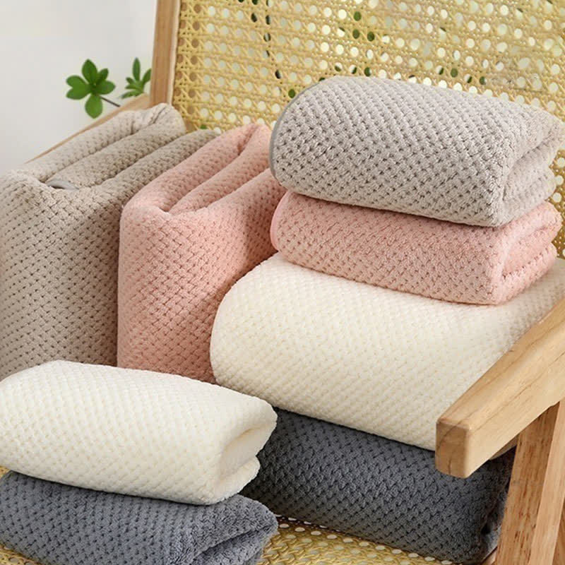 Solid Color Soft Breathable Bath Towel - image 0