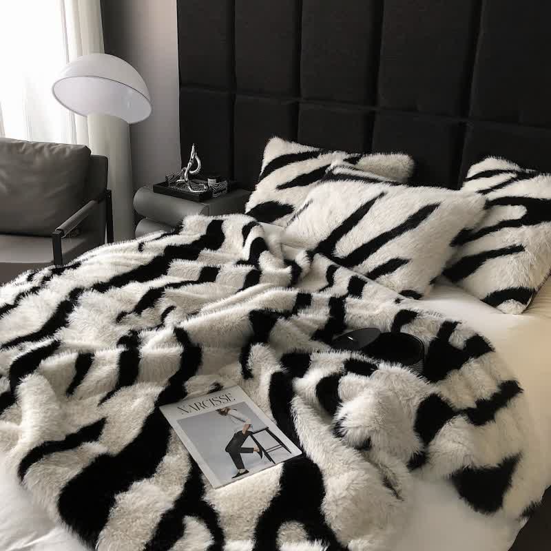 Modern Zebra Print Faux Fur Blanket - Off-white & Black - Full - image 13