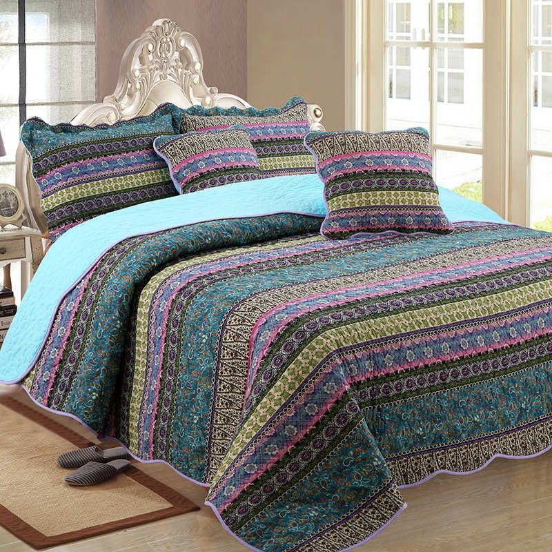 Striped Jacquard Style Quilt with Pillowcase - image 1