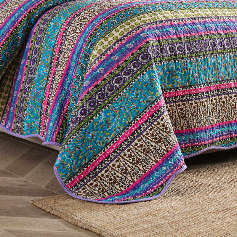 Striped Jacquard Style Quilt with Pillowcase - image 3