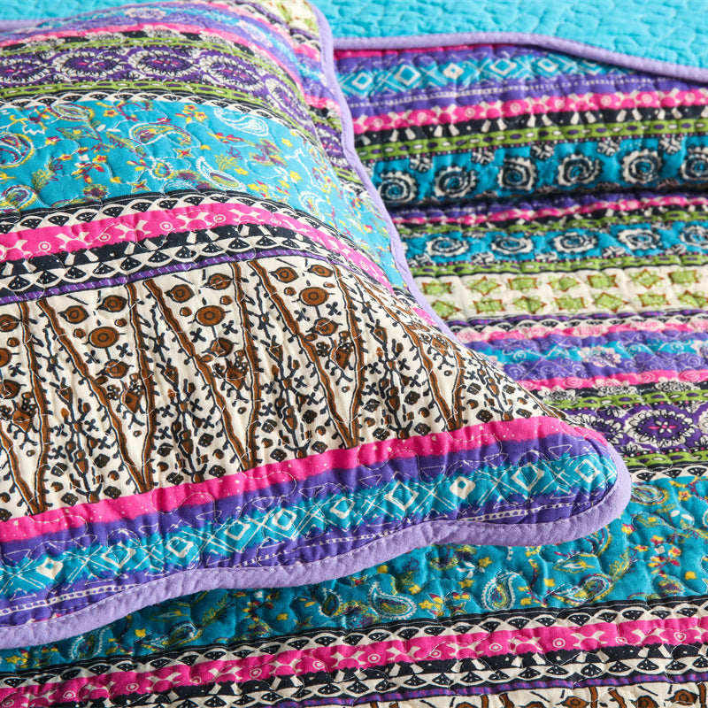 Striped Jacquard Style Quilt with Pillowcase - image 5